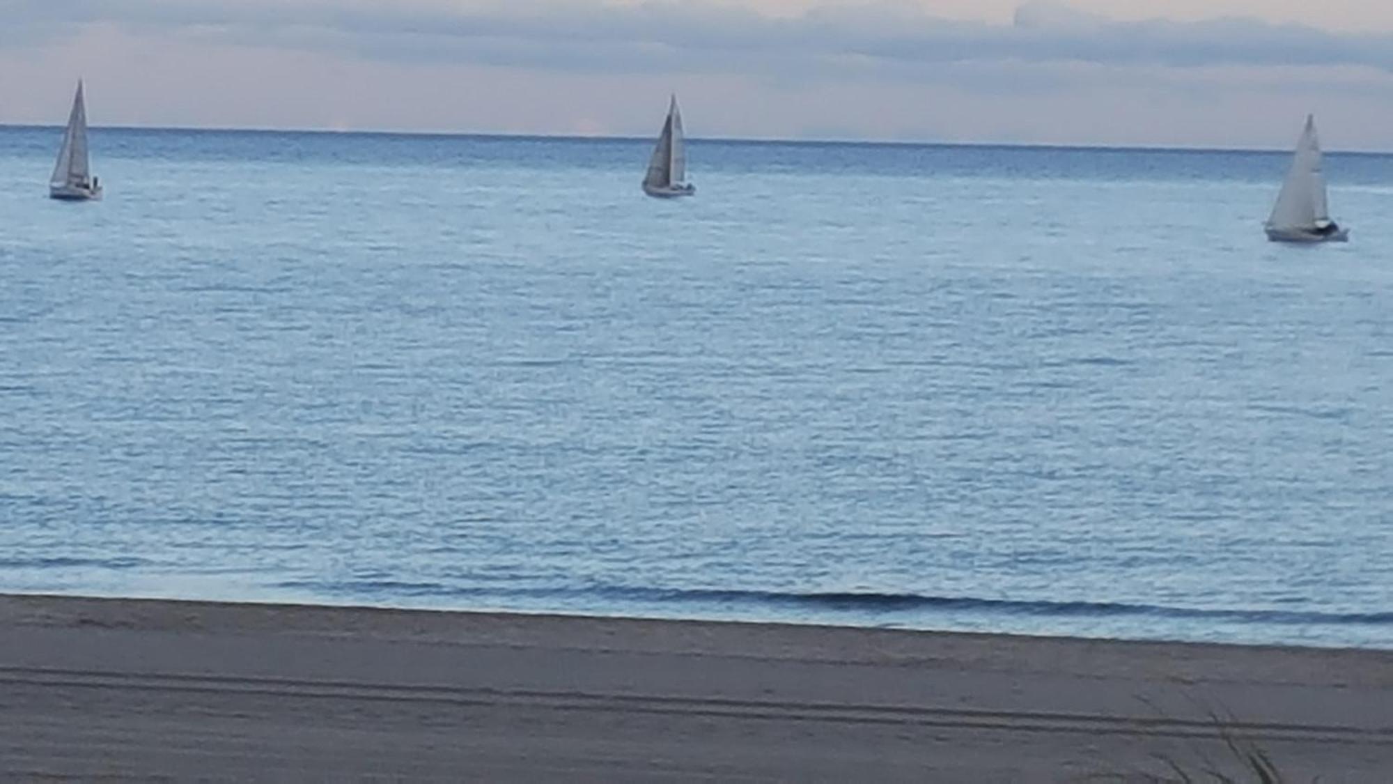 Chambres D'Hotes Un Ete Sans Fin A 50 M De La Plage A Canet Plage Exterior photo
